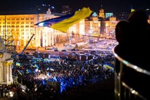 crowd in central Kyiv at night